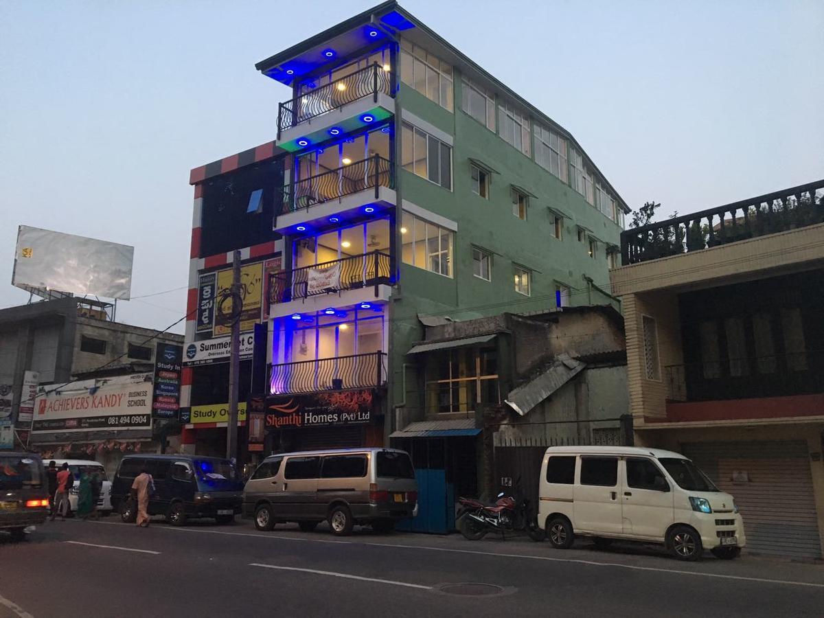 281 Kandy City Hostel & Rooms Deiyannewela Exterior photo
